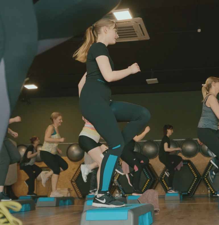 Studio filmowe – realizacja oświetlenia podczas nagrań