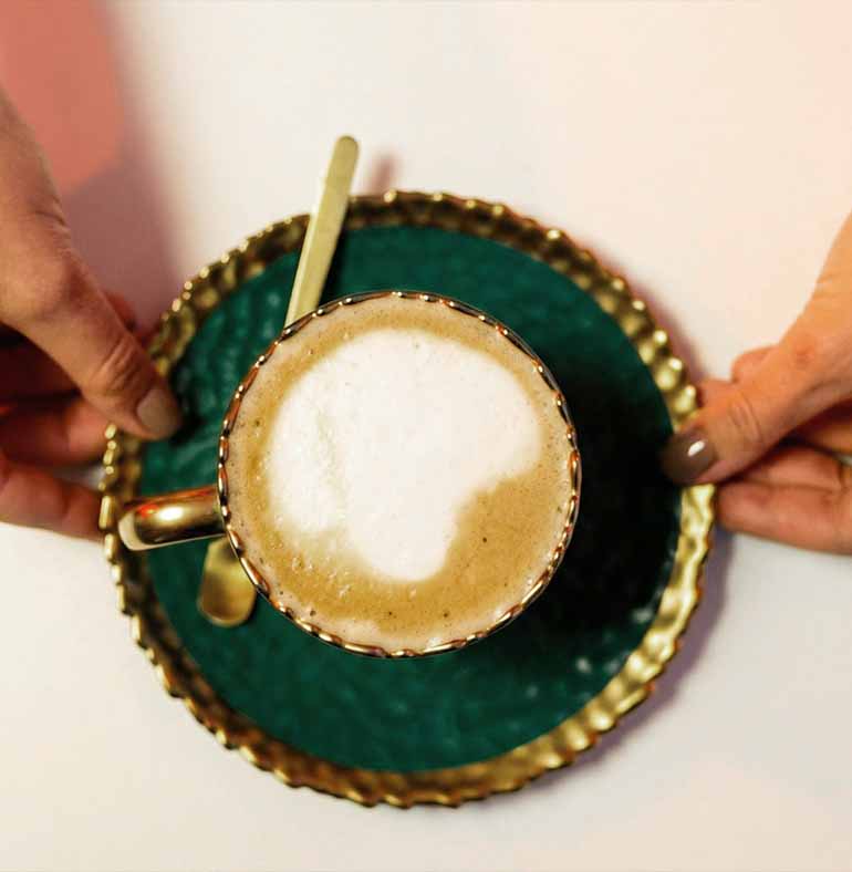 Studio produkcji filmowej – plan zdjęciowy podczas realizacji reklamy