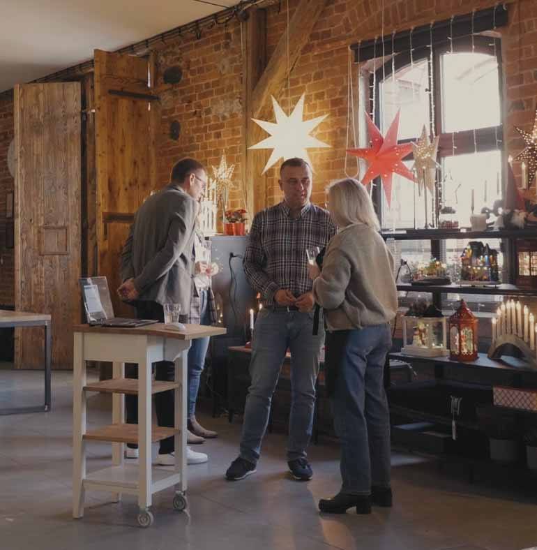 Studio produkcji filmowej – plan zdjęciowy podczas realizacji reklamy